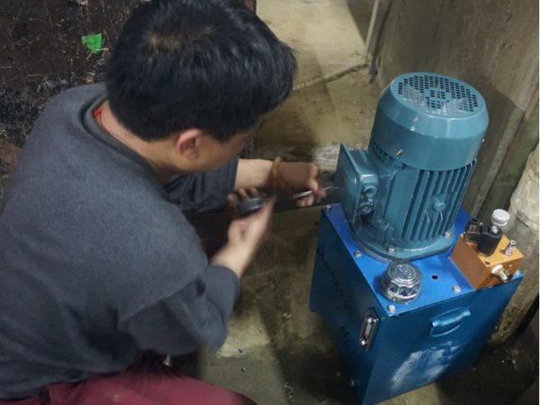 佛山升降平臺(tái)液壓系javascript:void(0)統(tǒng)