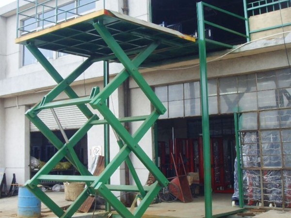 導軌式東莞升降機的構成與工作原理？